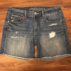 American Eagle Distressed Denim Shorts sz 4 ~ A139